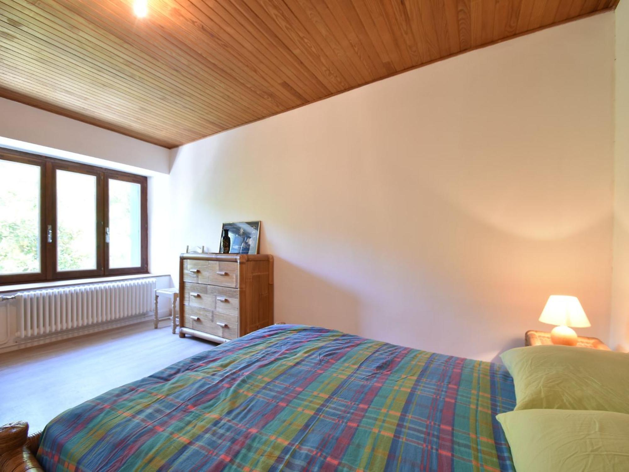 Superb Holiday Home With Private Garden Yvias Luaran gambar